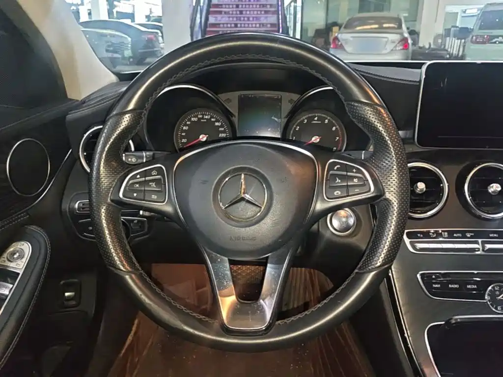 Mercedes-Benz C-Class — миниатюра 11