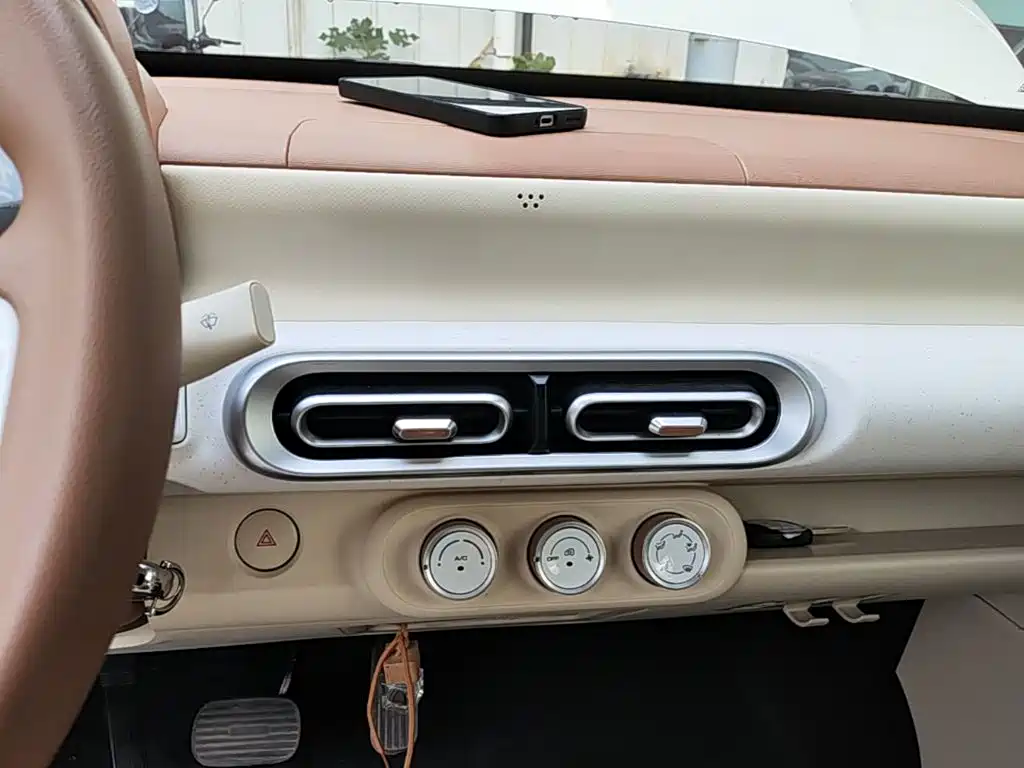 Wuling MINIEV — миниатюра 13
