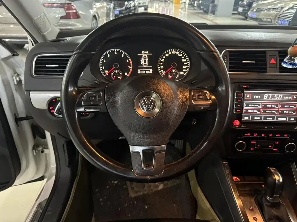 Volkswagen Sagitar — миниатюра 4