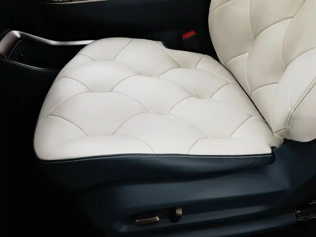 Baojun Yunduo — миниатюра 20