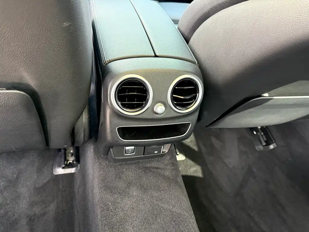 Mercedes-Benz C-Class — миниатюра 32