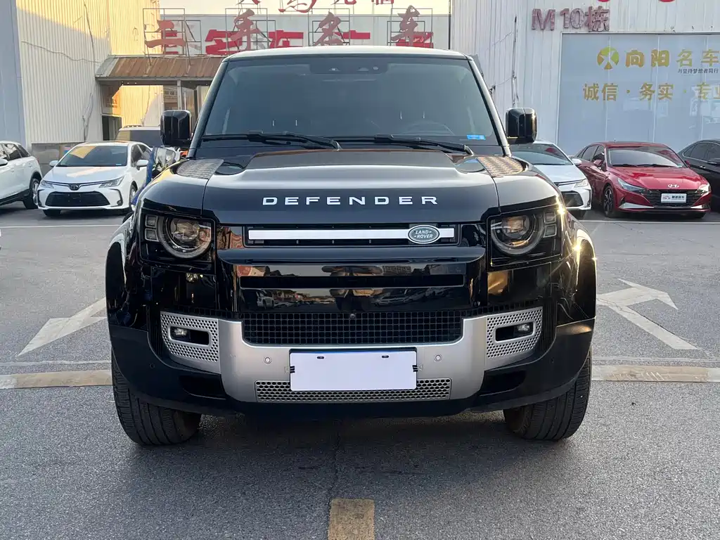 LAND ROVER DEFENDER