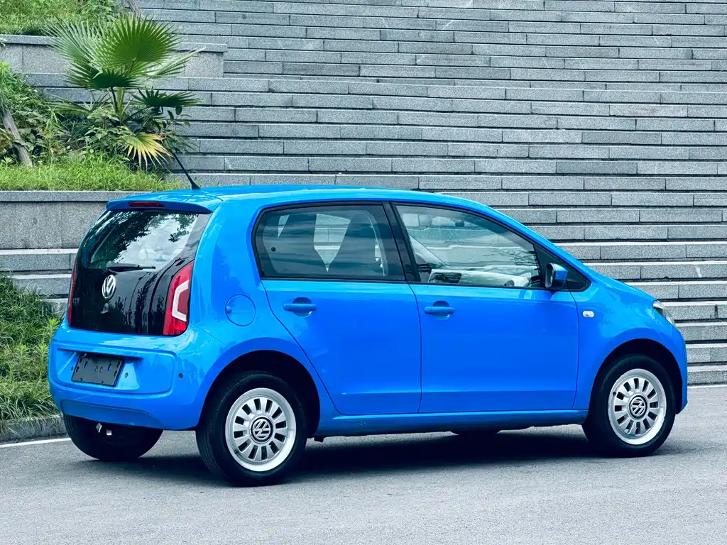 Volkswagen up! 2015 1.0L move up!