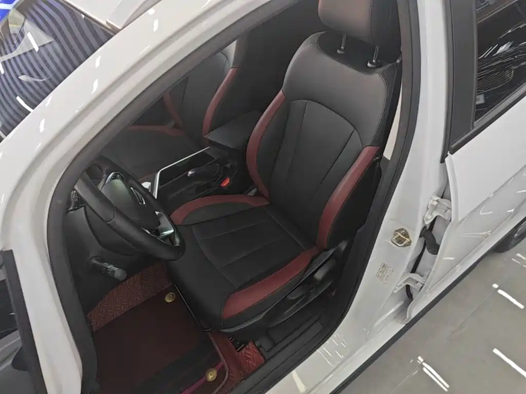 Geely Vision X3 — миниатюра 15