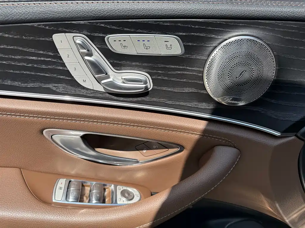 Mercedes-Benz E-Class — миниатюра 18