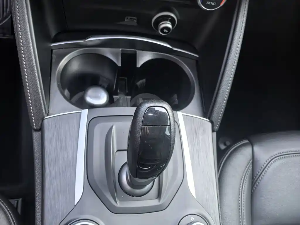 Alfa Romeo Stelvio — миниатюра 5