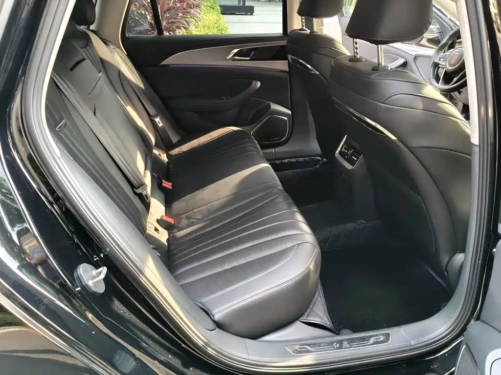 Hongqi Hongqi H5 — миниатюра 12