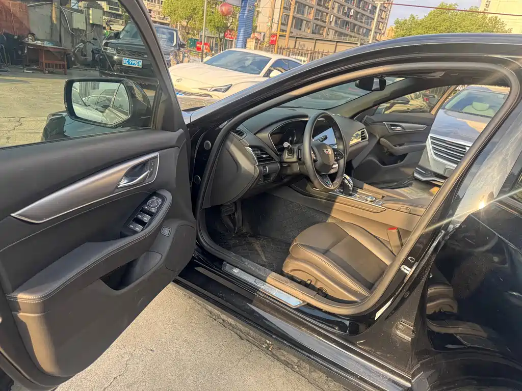 Cadillac CT5 — миниатюра 9
