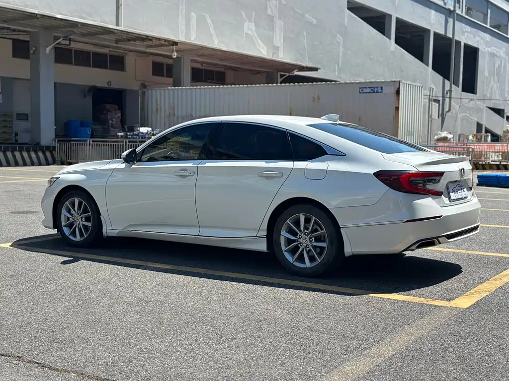 Honda Accord — миниатюра 16