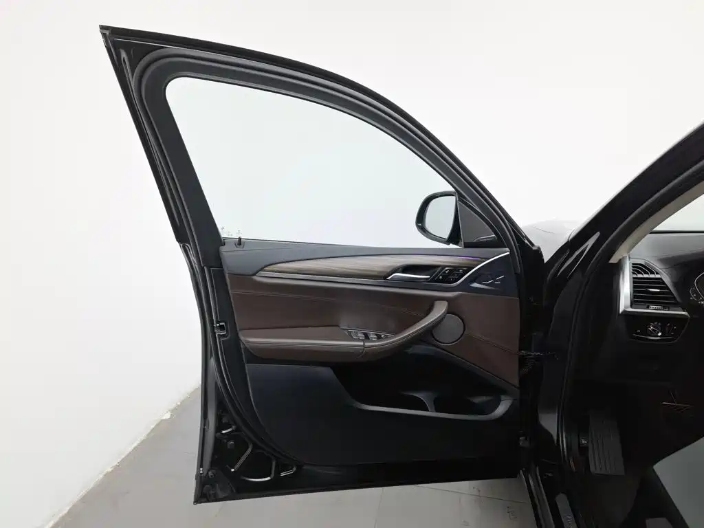 BMW X3 — миниатюра 8