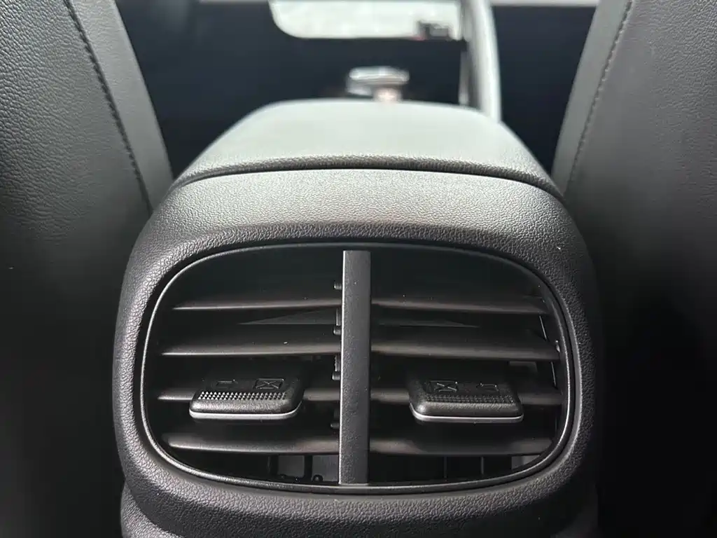 Hyundai Elantra — миниатюра 14