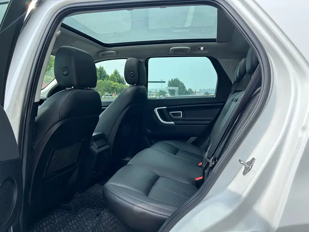 Land Rover Discovery Sport — миниатюра 7