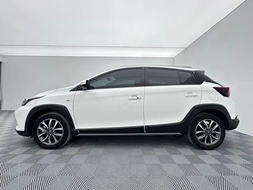 Toyota Yaris L — миниатюра 8