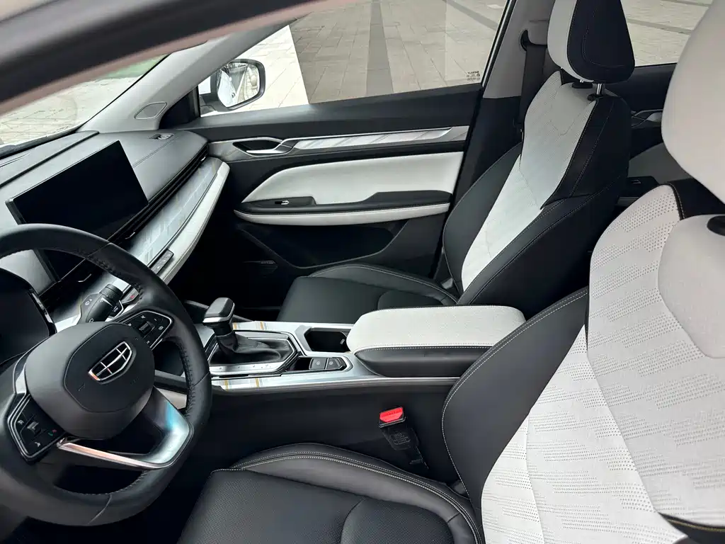 Geely Emgrand L — миниатюра 10