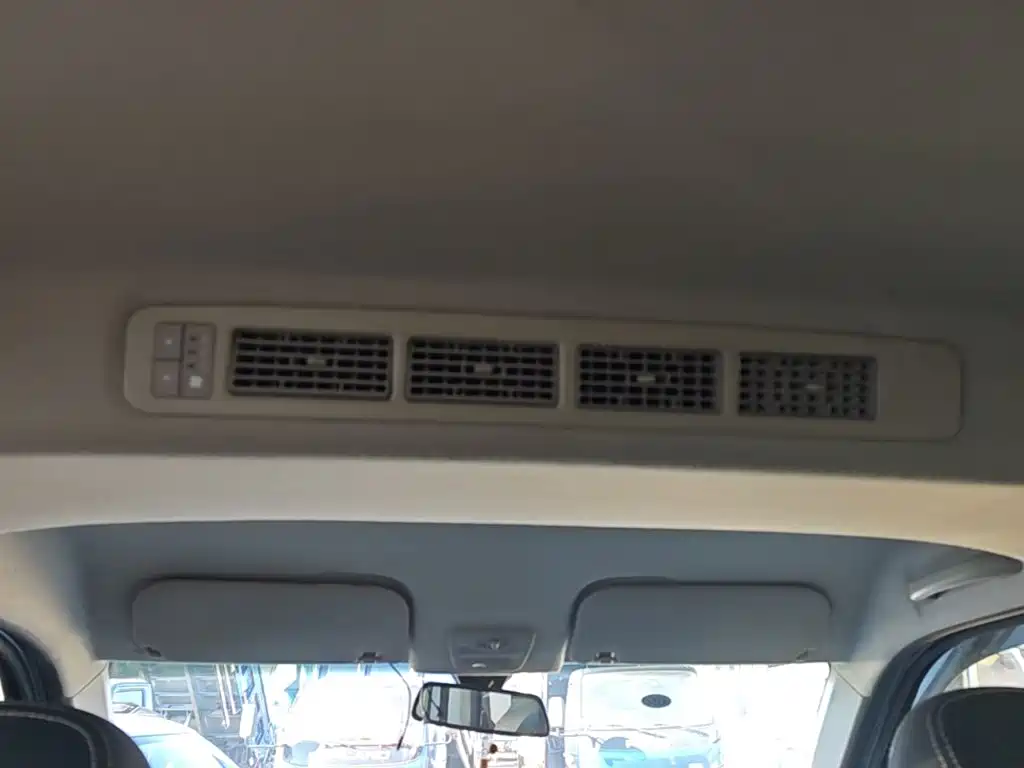 Wuling Hongguang PLUS — миниатюра 18