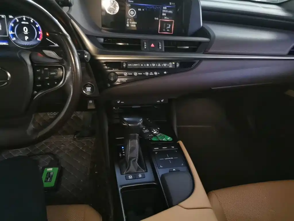 Lexus ES — миниатюра 14