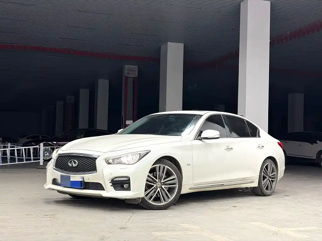 Infiniti Q50L 2015