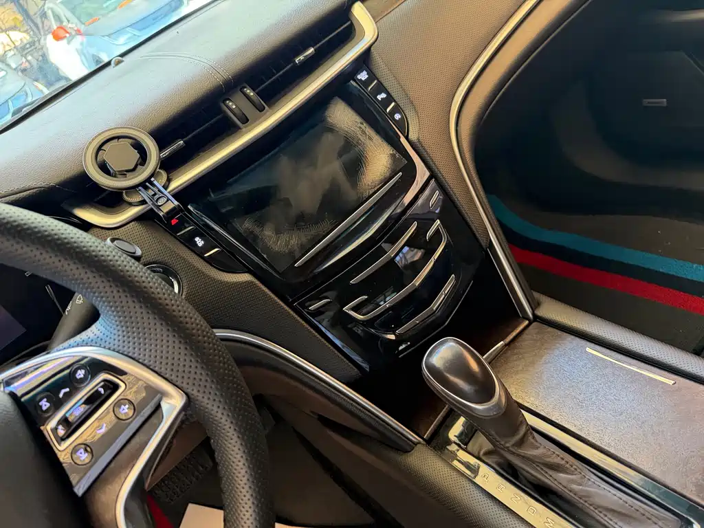 Cadillac XTS — миниатюра 12