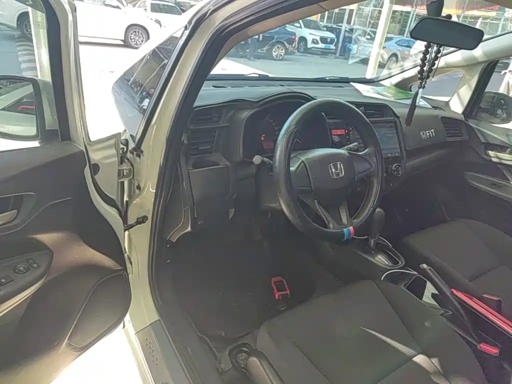 Honda Fit — миниатюра 16