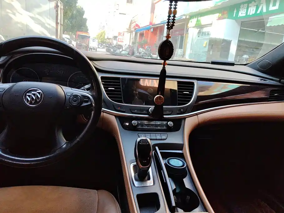 Buick LaCrosse — миниатюра 13