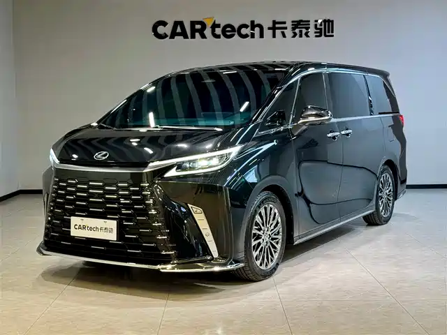LEXUS  LM 2024
