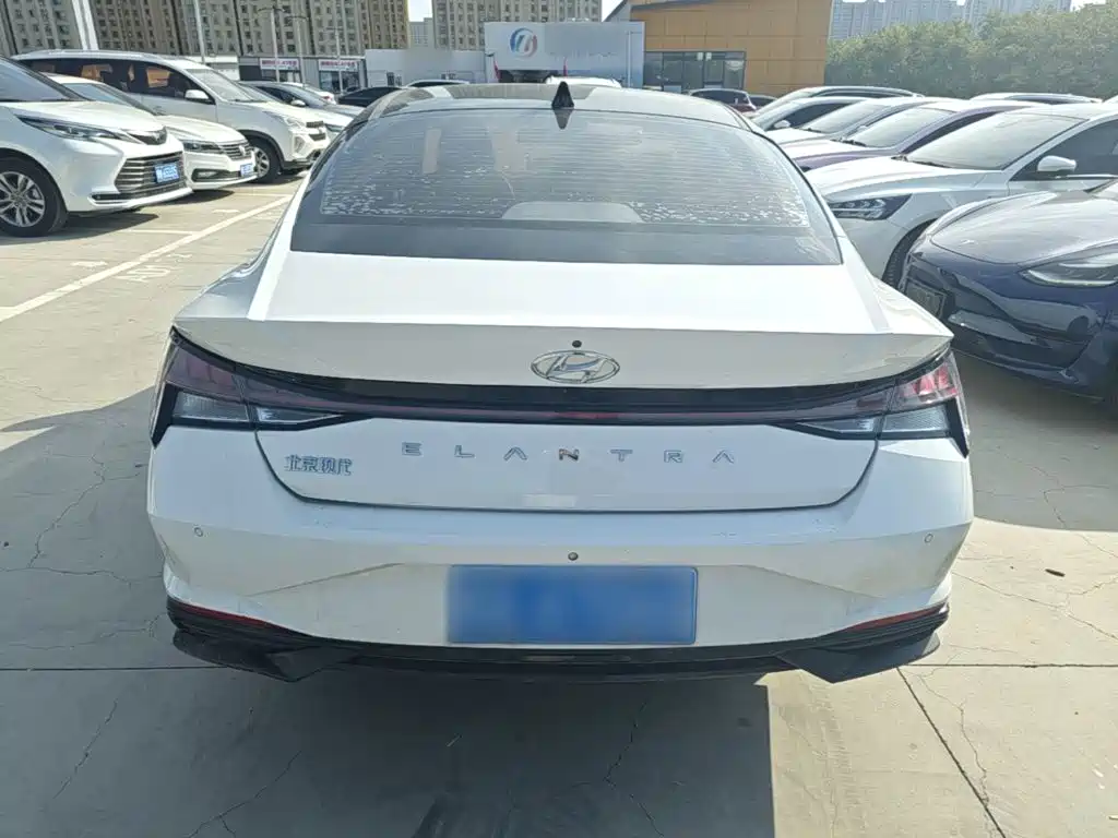 Hyundai Elantra — миниатюра 6