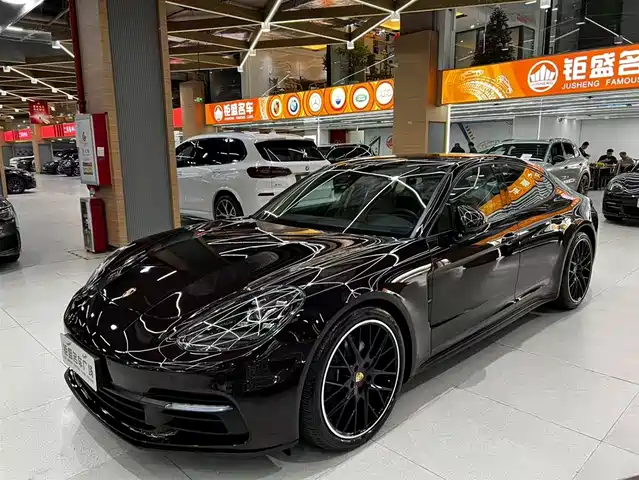 PORSCHE PANAMERA