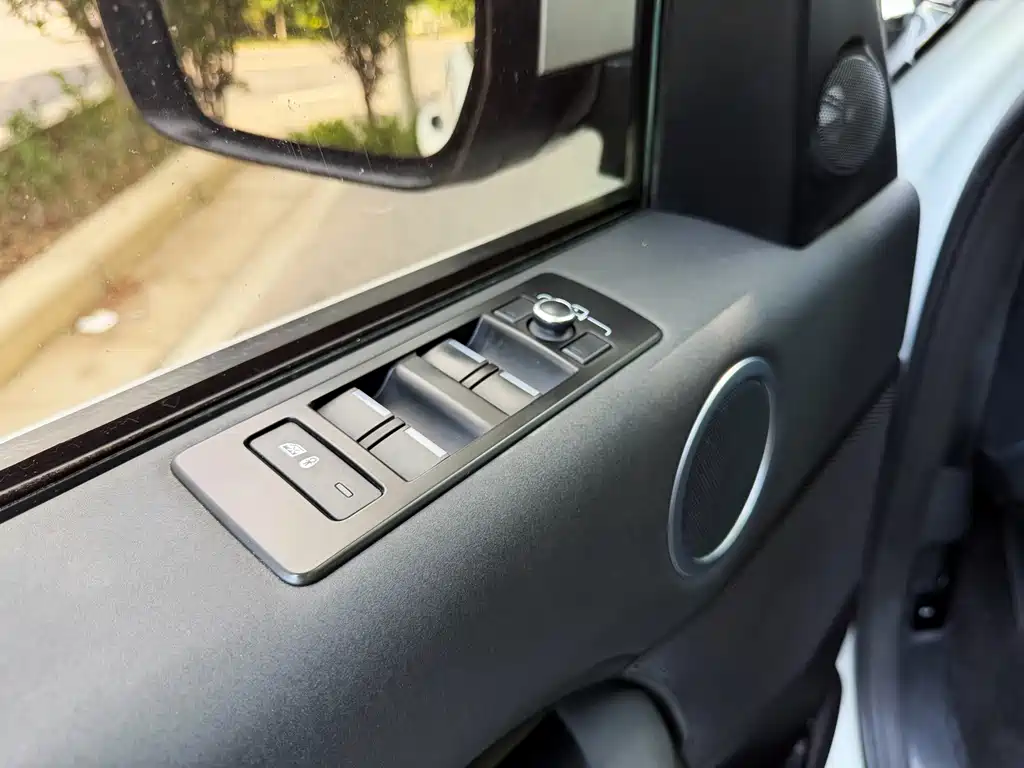 Land Rover Discovery - фото 5