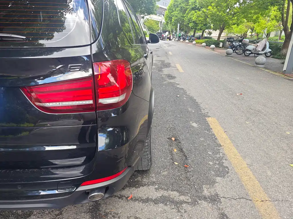 BMW X5 (Import) — миниатюра 13