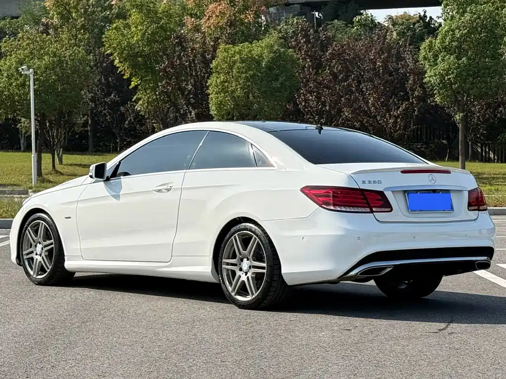 Mercedes-Benz E-Class (Import) — миниатюра 4