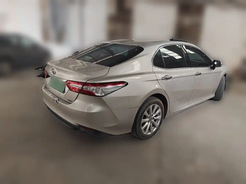 Toyota Camry — миниатюра 4
