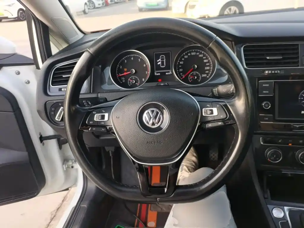 Volkswagen Golf — миниатюра 11