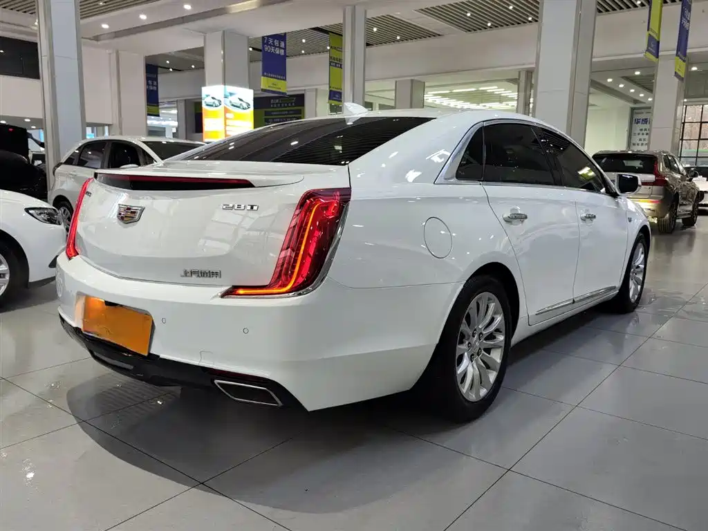 CADILLAC XTS
