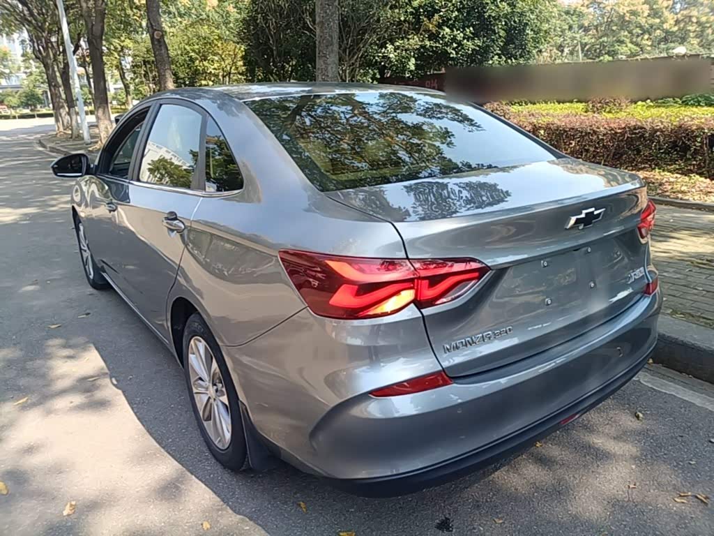 Chevrolet Monza 1.5 л 2022 г. Серебристо-серый, пробег 25200 км