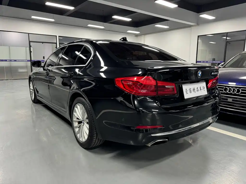 BMW 5 Series — миниатюра 9