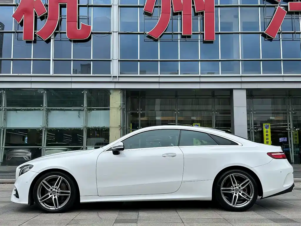 MERCEDES-BENZ E CLASS