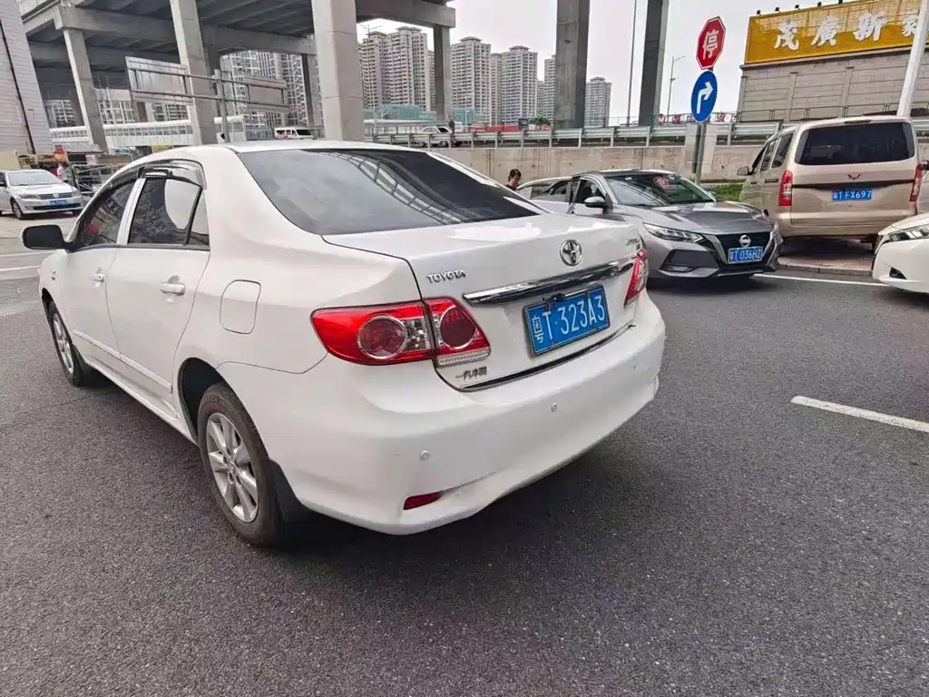 Toyota Corolla — миниатюра 6