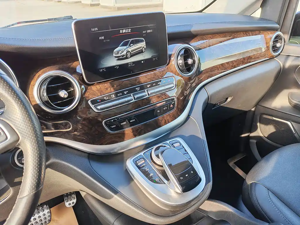 Mercedes-Benz V-Class — миниатюра 10