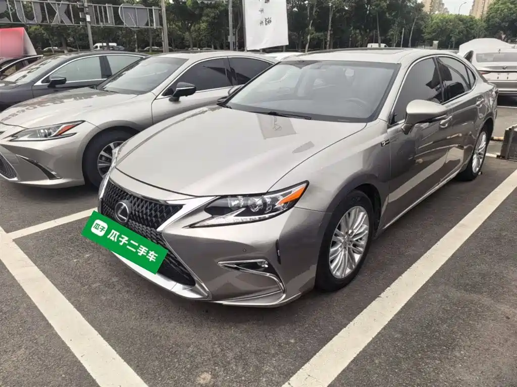 Lexus ES 2018
