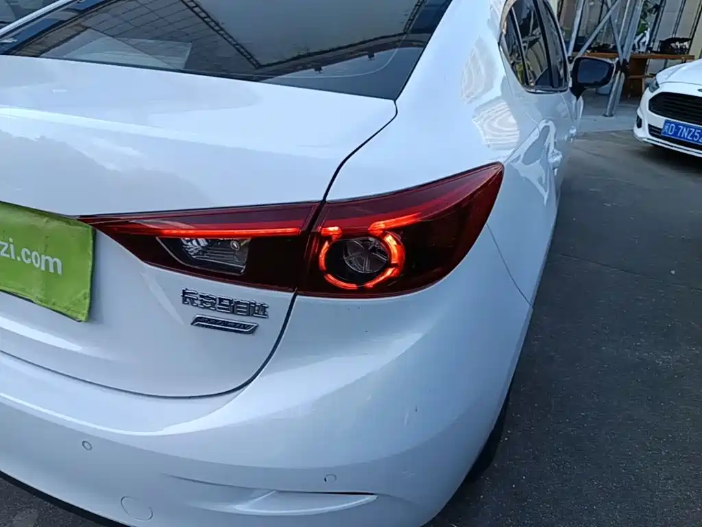 Mazda 3 Axela — миниатюра 8