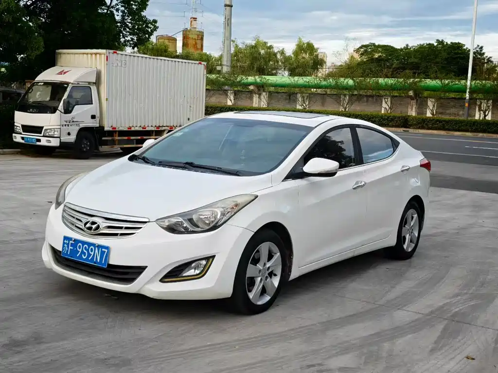 Hyundai Elantra 2012 1.6L AT Luxury