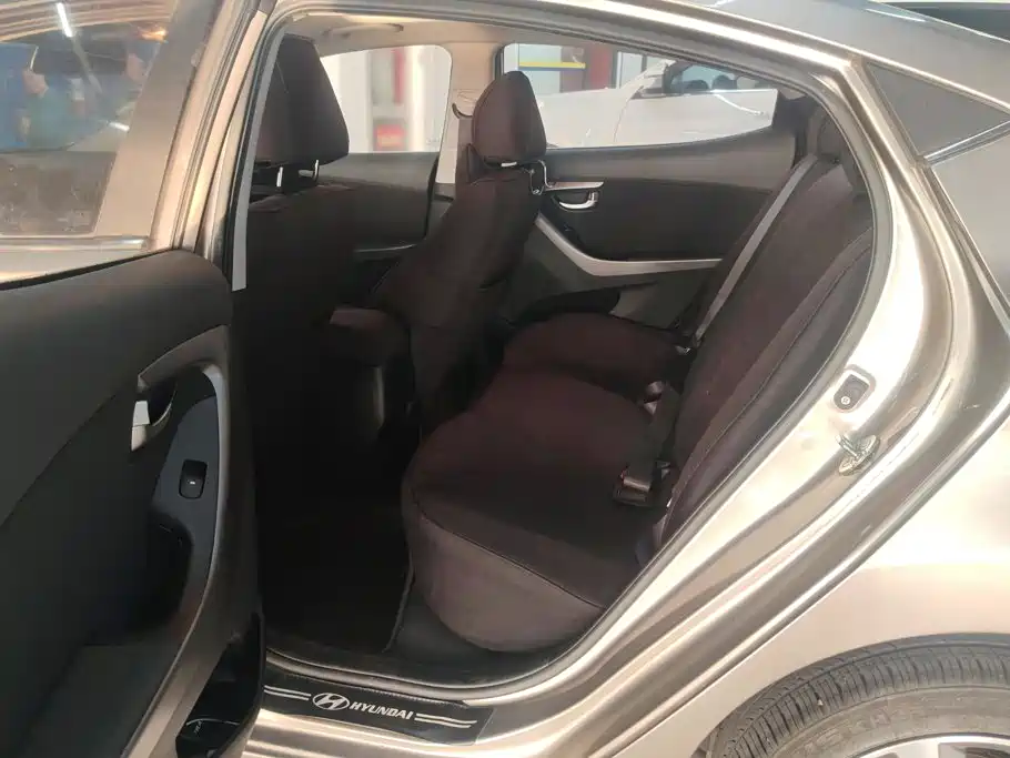 Hyundai Elantra Langdong — миниатюра 11