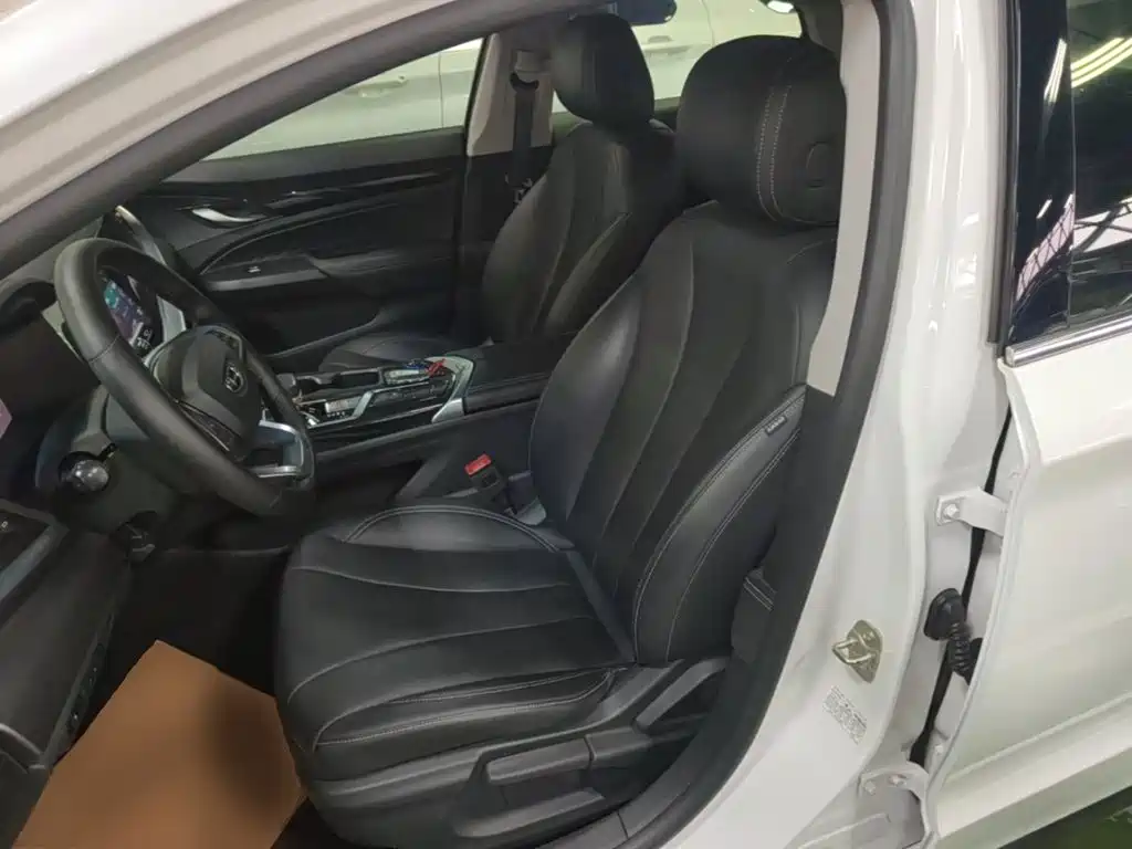 Geely Borui Hybrid — миниатюра 15