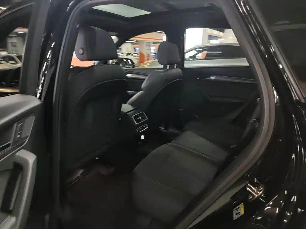 Audi Q5L Sportback — миниатюра 17