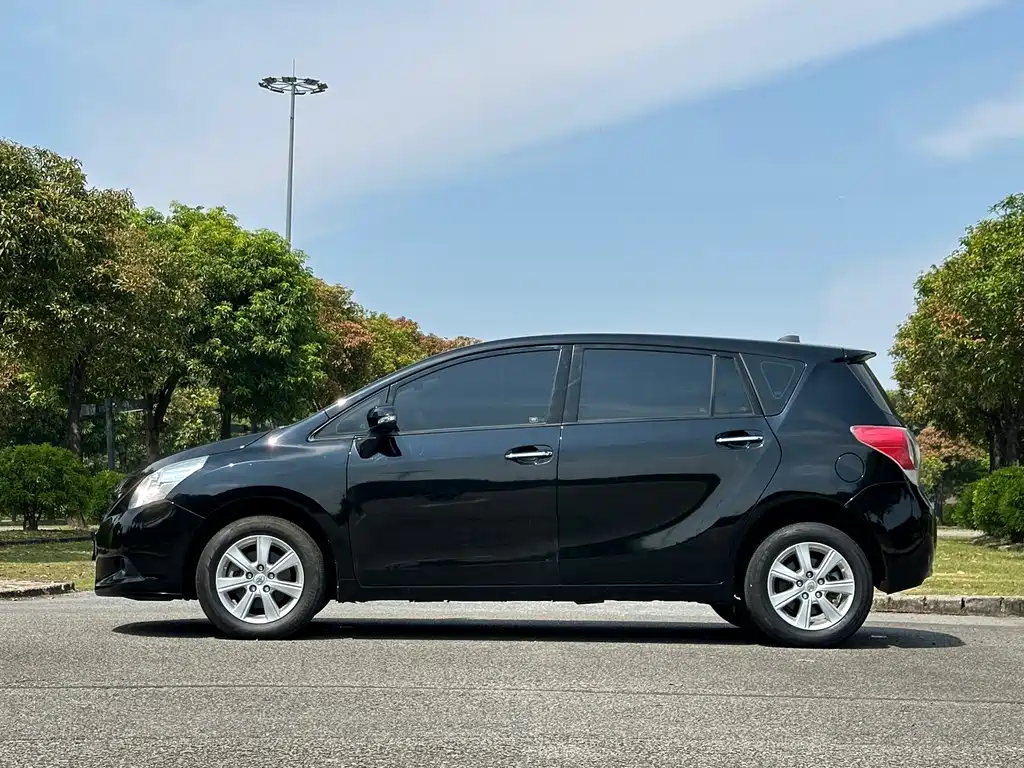 Toyota Verso — миниатюра 15