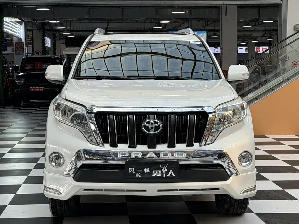 TOYOTA PRADO