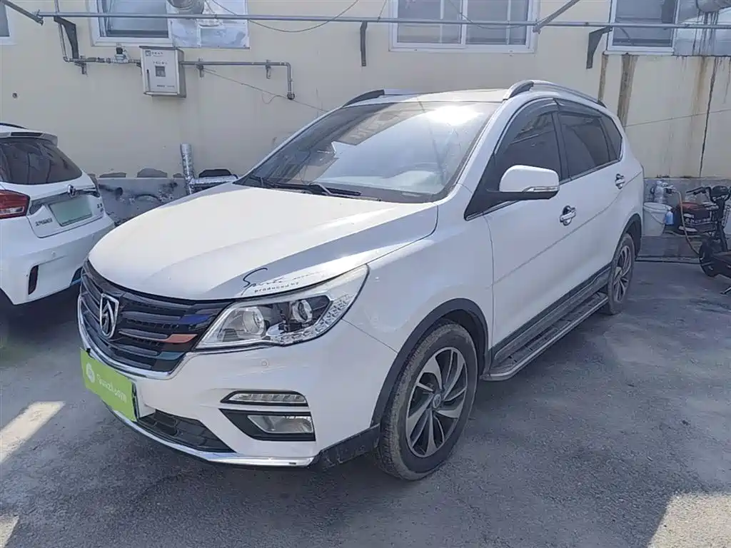 Купить Baojun 560