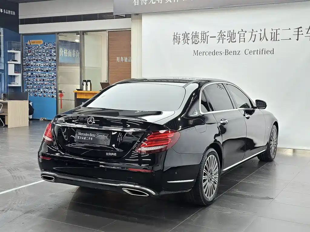 MERCEDES-BENZ E CLASS