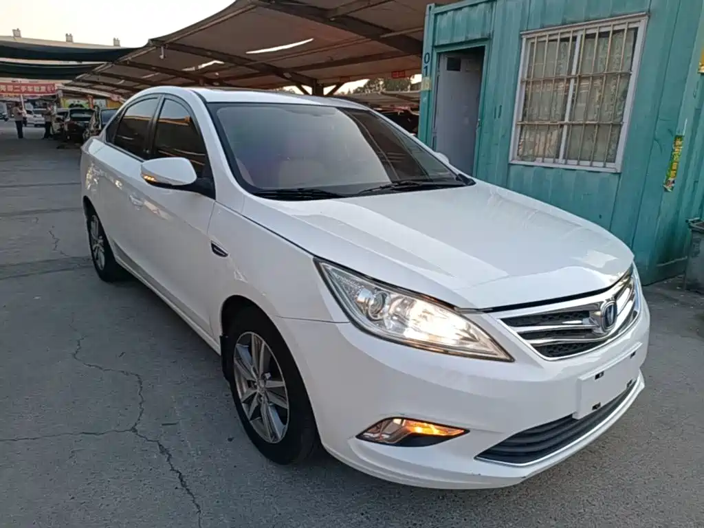 Changan Eado — миниатюра 4