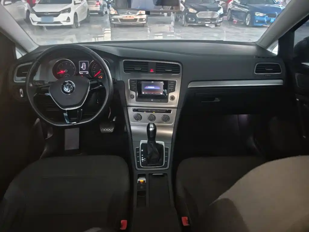 Volkswagen Golf — миниатюра 10